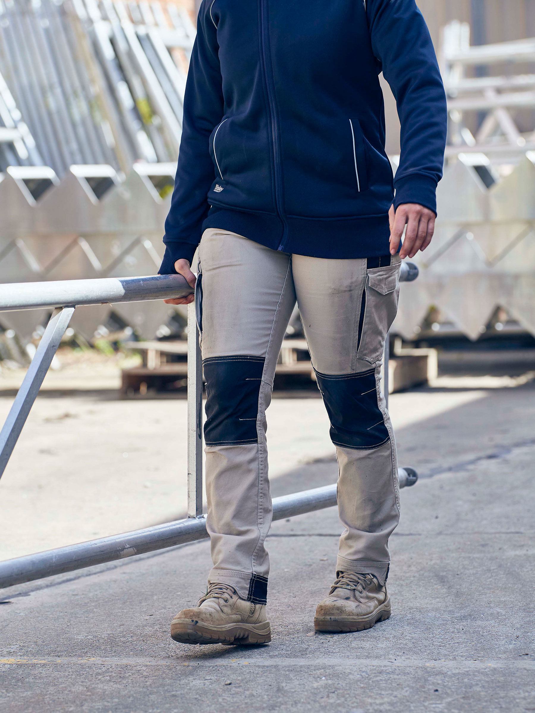 Women's mid-rise Flx & Move™ straight leg cargo pants - BPL6044